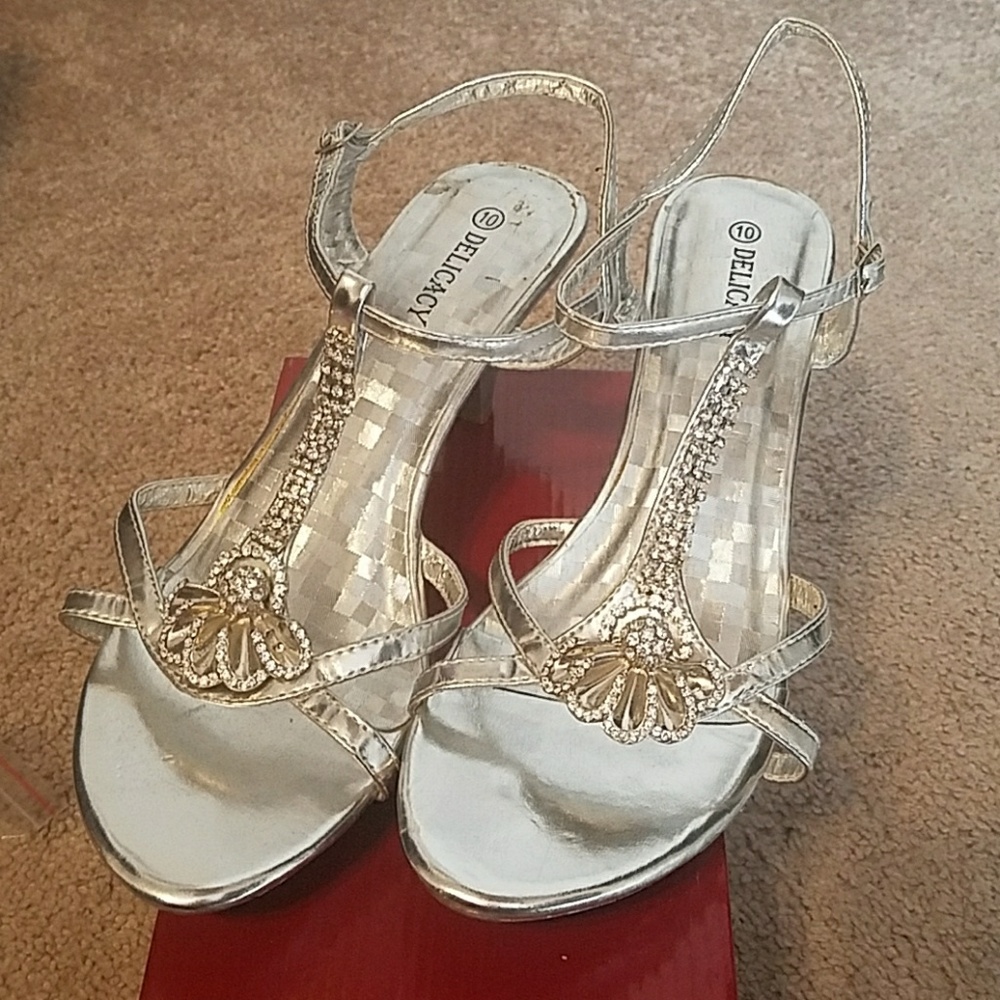 ❤️5/$25 Silver heels
